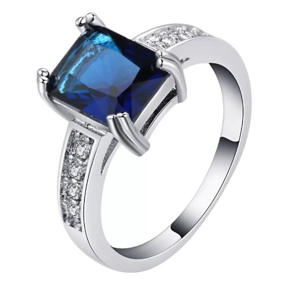 Gorgeous 925 Silver Blue Sapphire Ring